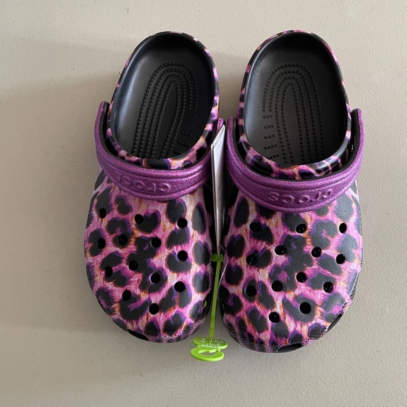 NWT CROCS Big Kids Classic ANIMAL PRINT LEOPARD Clogs J6 - Picture 4 of 4